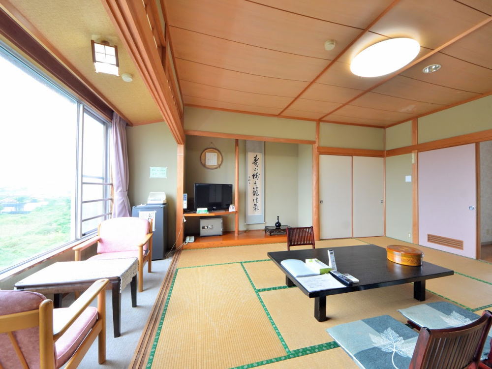 Japanese style room with sea view (10 tatami)